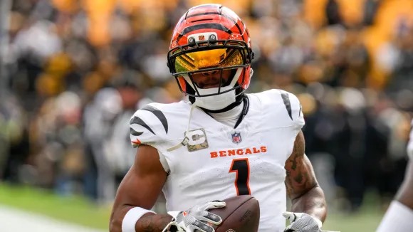 Ja'Marr Chase Enters Concussion Protocol After Jaguars Game