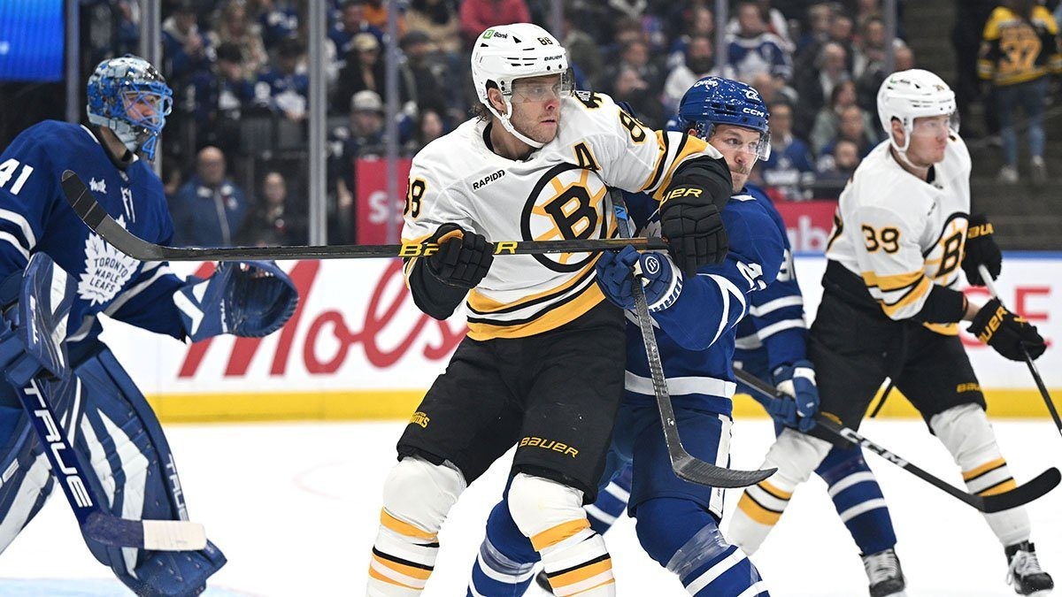 Pastrnak, McAvoy Run Riot as Bruins Blank Predators 6-0 in TD Garden Rout