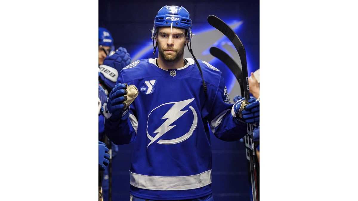 Lightning Hand Flyers Fourth Straight Loss With 4-1 Win in Tampa