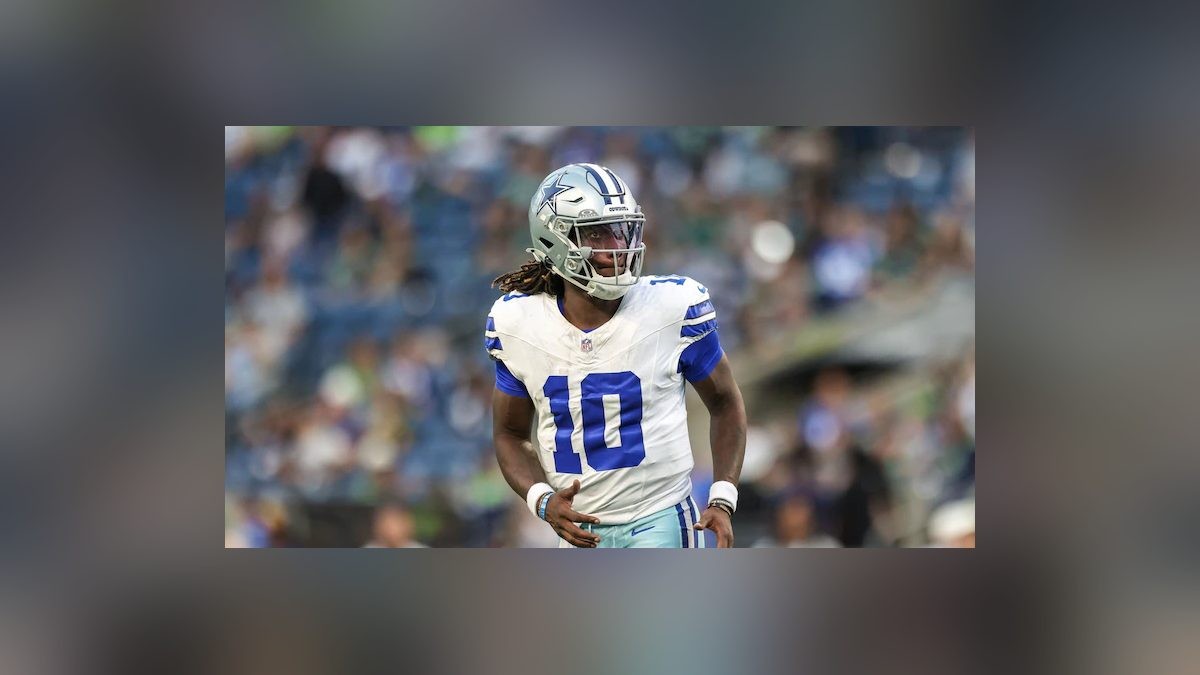 Eagles Poach Joe Milton From Cowboys Practice Squad After Hurts' Blood-Clot Diagnosis