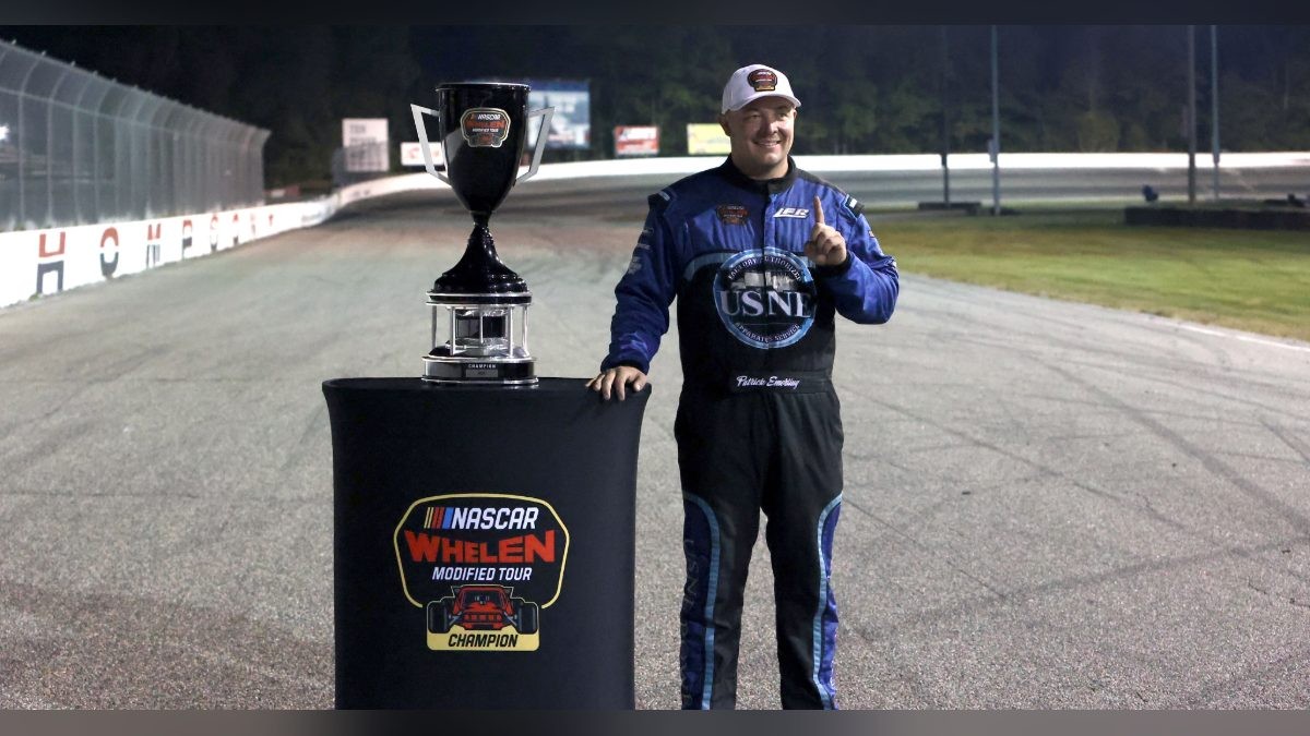 Emerling Clinches First Whelen Modified Tour Title as Hodgdon Wins Thompson Finale