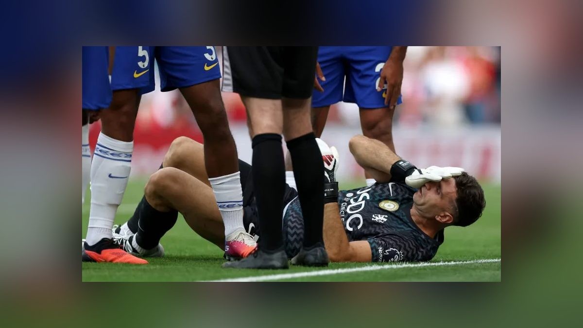 Chelsea's Emi Martinez Out for Weeks After Jaw Surgery, Confirms Xabi Alonso