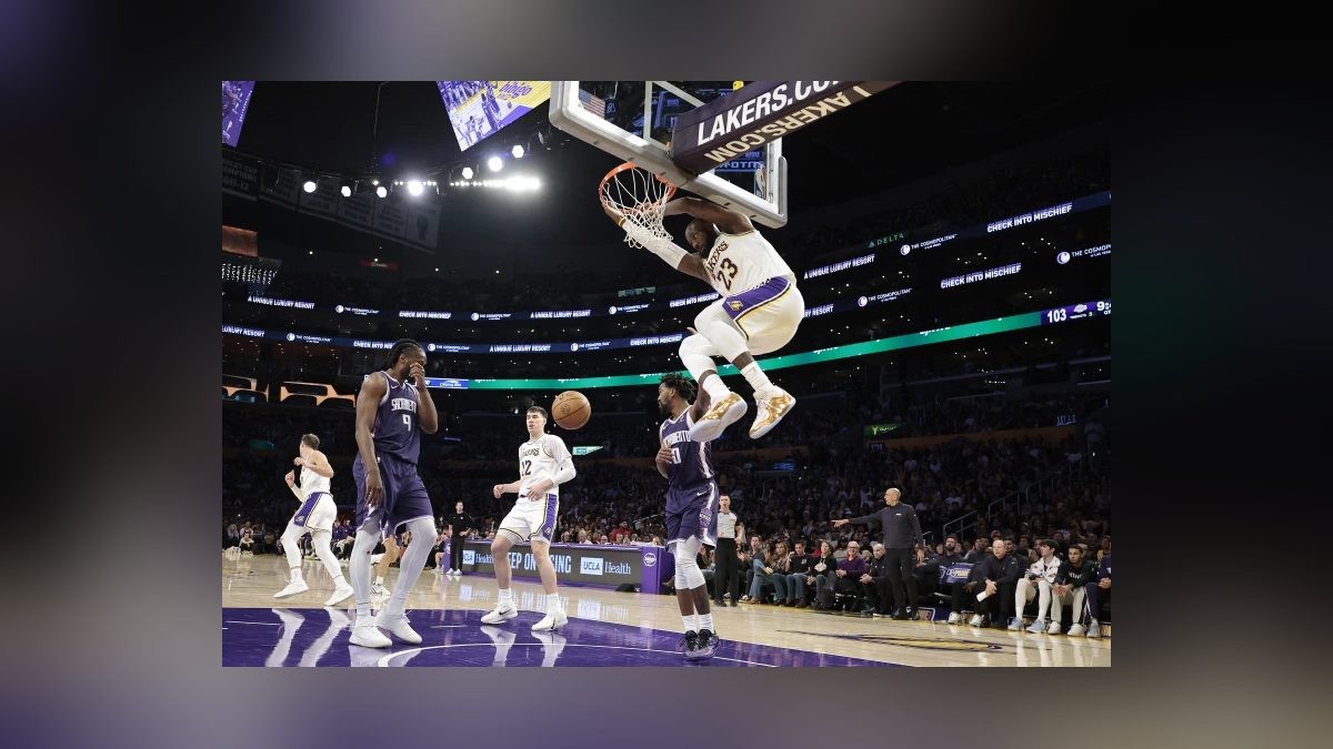 Lakers Edge Kings 114-110 in First Home Preseason Game