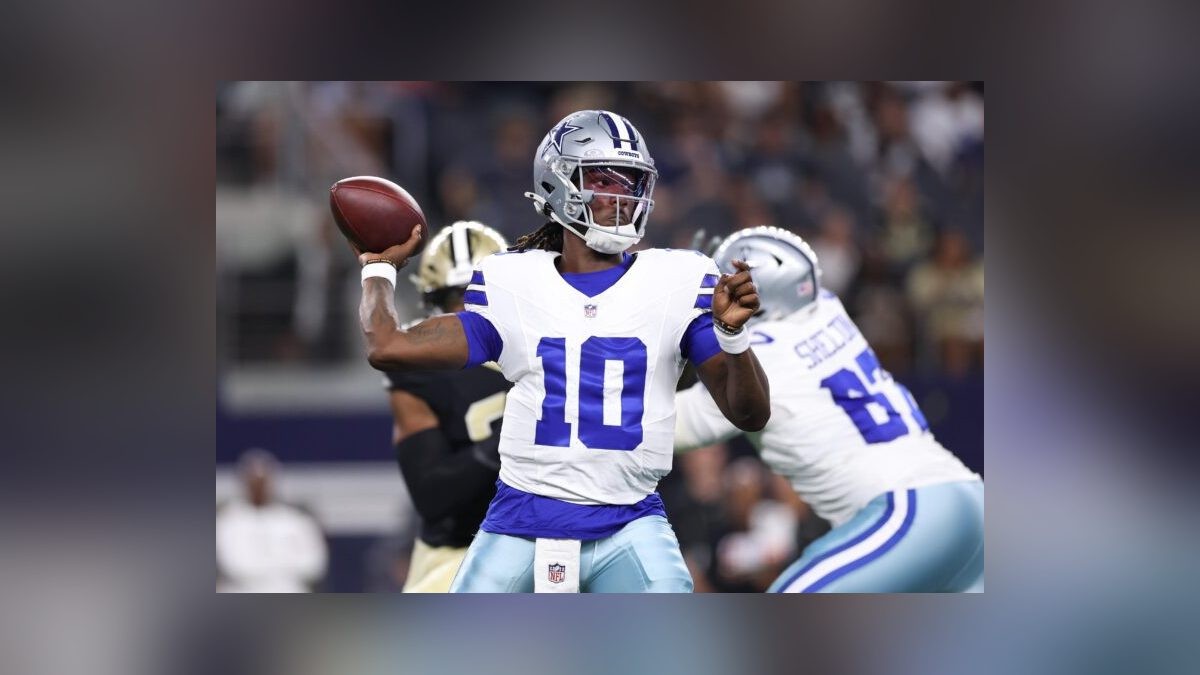 Prescott Stares Down Heckler in Cowboys Tunnel After Loss to Bucs