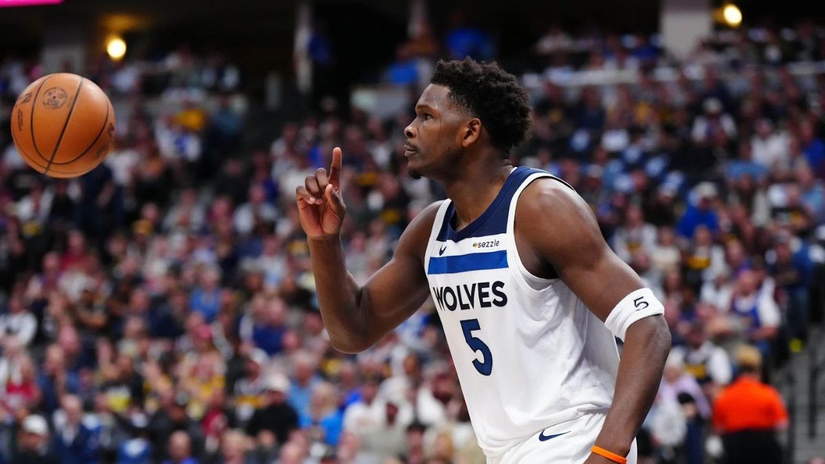Edwards Drops 45 as Timberwolves Rout Giannis' Heat in Season Opener
