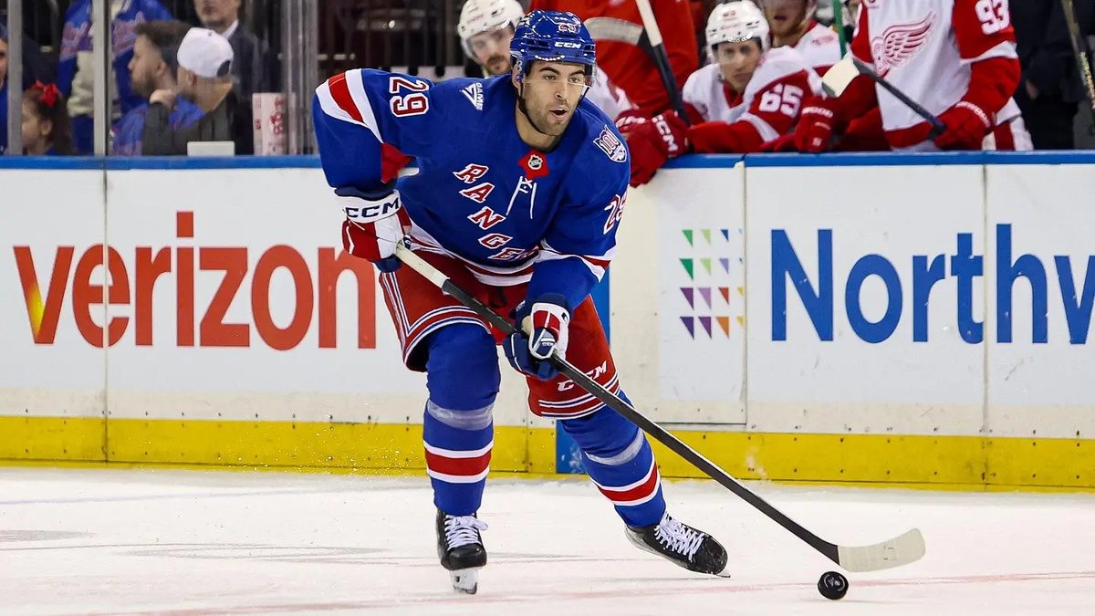 Rangers Waive Robertson to Open Roster Spot After Veleno Injury