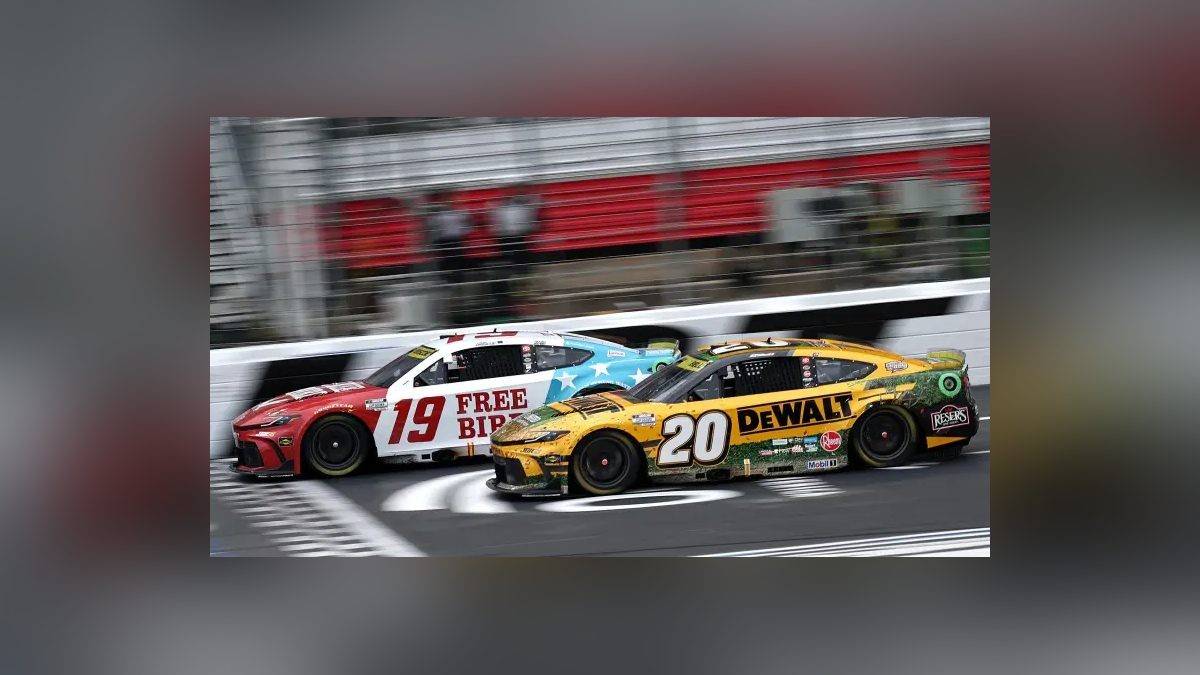 Briscoe Goes Back-to-Back With Photo-Finish Thriller at Charlotte