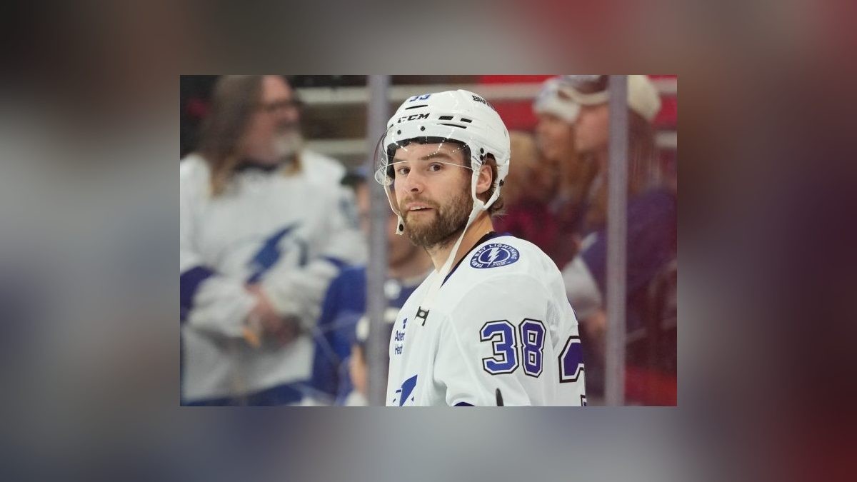 Brandon Hagel's Hat Trick Lifts Lightning Past Islanders for Fourth Straight Win