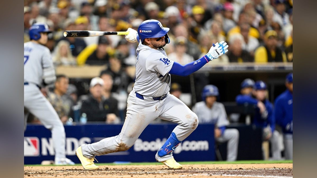 Dodgers Get Encouraging Word on Miguel Rojas After Back Scare in NLDS Game 3