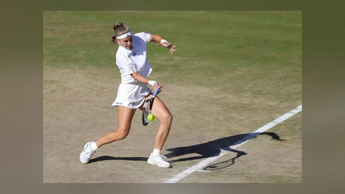 Muchová Seals Final WTA Finals Berth After Kostyuk Retires in Ningbo