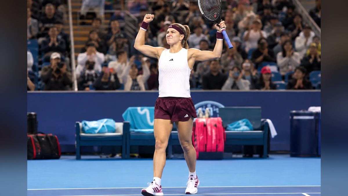 Muchova Needs Nine Match Points to Outlast Osaka in Beijing Thriller