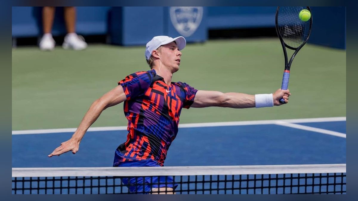 Shapovalov Pulls Out of Shanghai Masters With Hip Injury