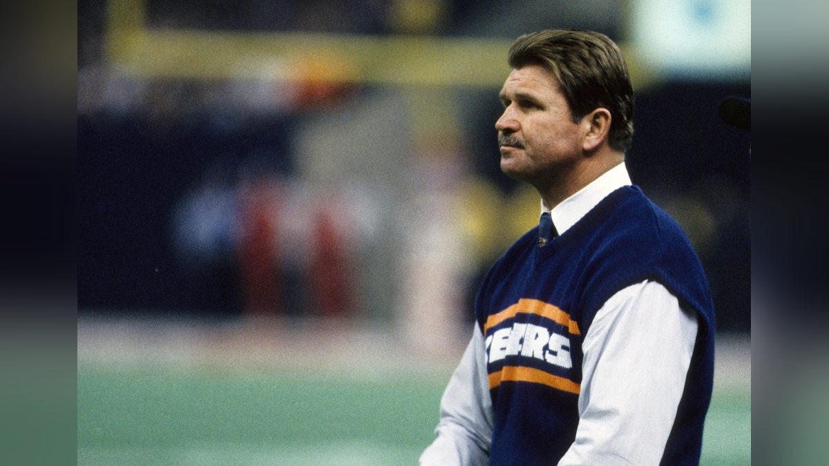 NFL Legend Mike Ditka, Who Revolutionized the Tight End Position and Coached the '85 Bears to a Super Bowl, Dies at 86