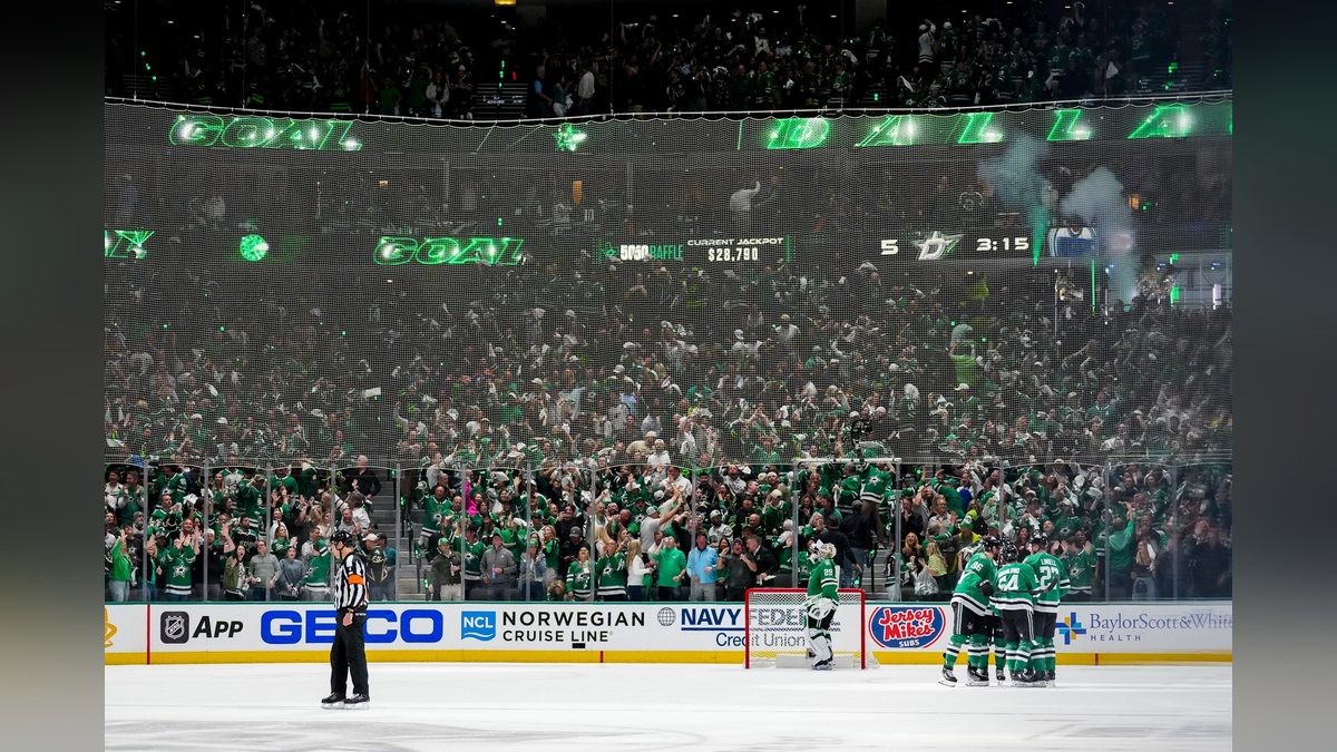 Stars Blank Celebrini-less Sharks 5-0 for First Win of Season