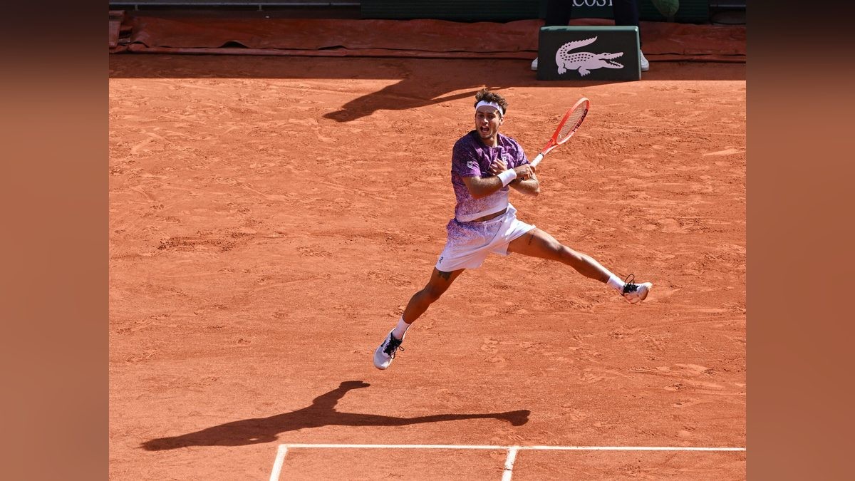 Cobolli Cruises Past Wawrinka Into Lyon Quarterfinals