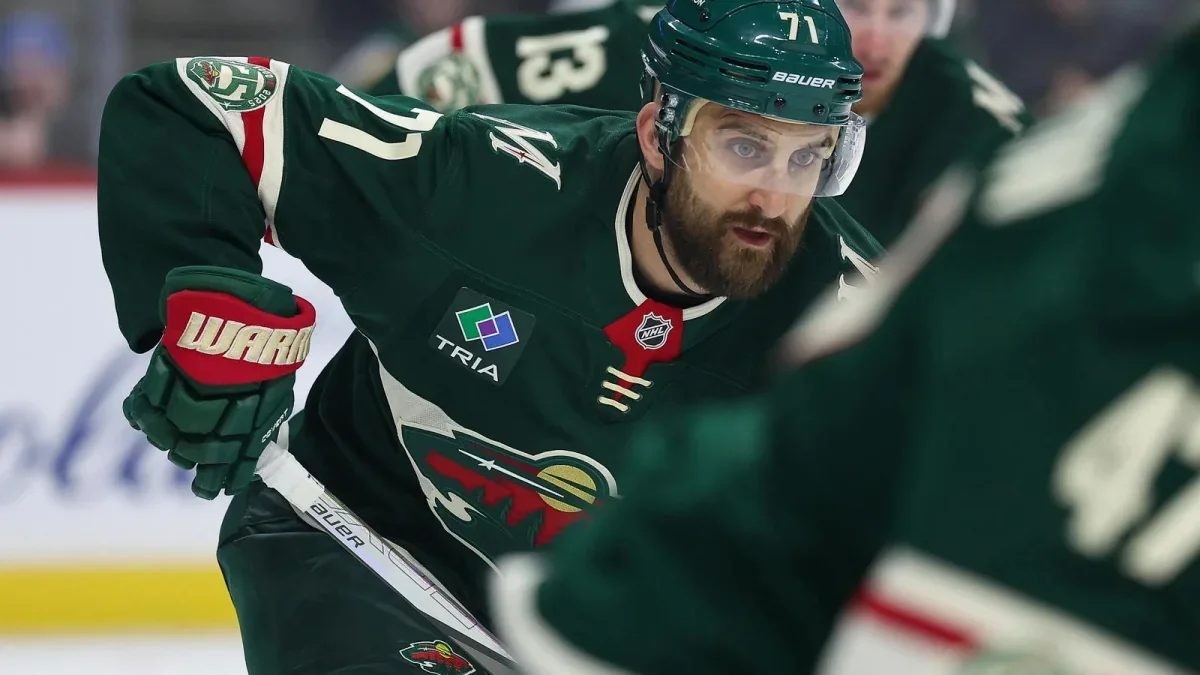 Wild Lose Foligno Early as Veteran Winger Exits Sabres Game With Upper-Body Injury