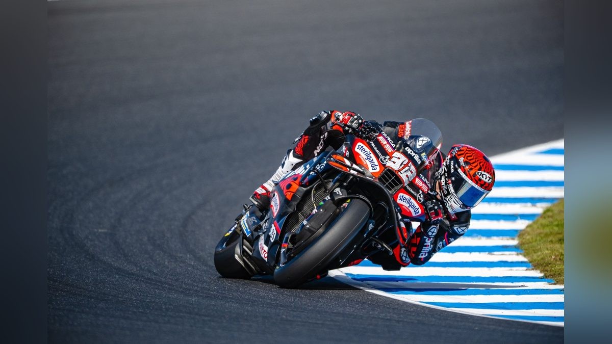 Bezzecchi Denies Marquez in Crash-Hit Phillip Island Friday as Title Rivals Set Up Q2 Scramble