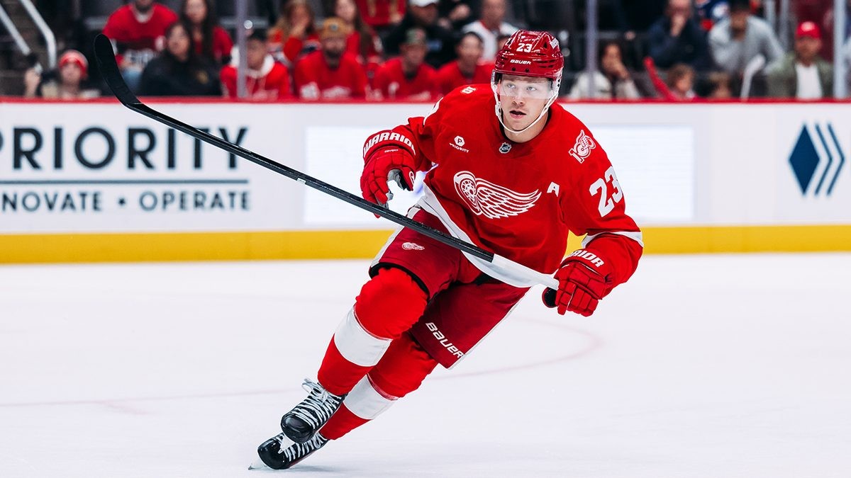 Red Wings Demote Raymond to Third Line, Shake Up Top Six Ahead of Flyers Clash