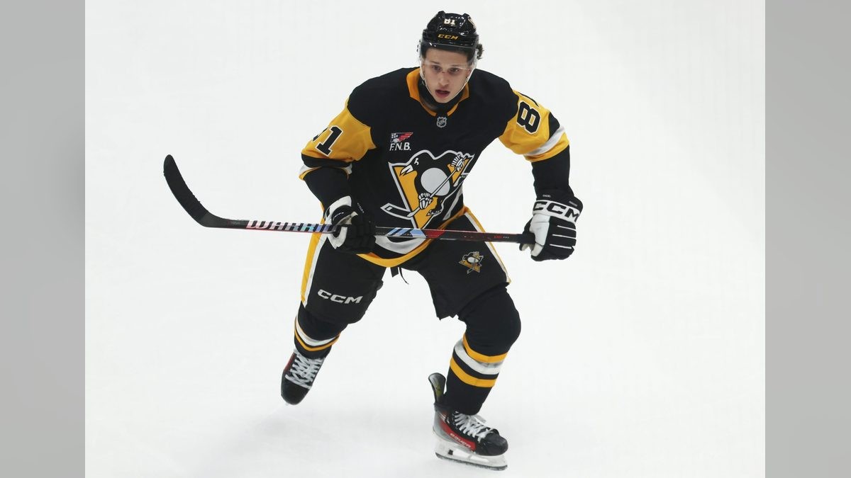Ben Kindel Back in Pittsburgh After Scary Mid-Flight Fainting Episode