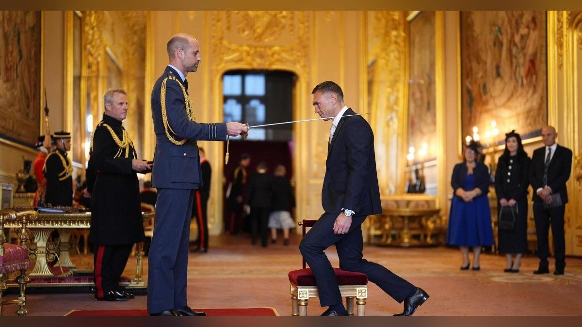 Prince William Knights Rugby Hero Kevin Sinfield at Windsor Castle