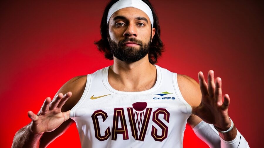 Max Strus Exits Clippers Preseason Game Early