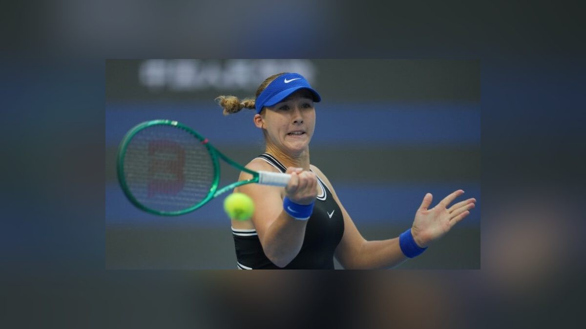 Zheng Overpowers Mertens to Set Up Dream Beijing Final With Andreeva