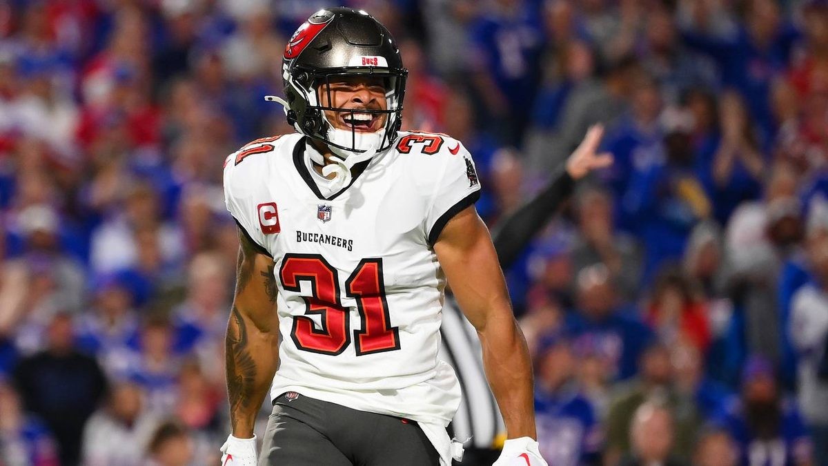 Winfield Jr. Fractures Rib, Sidelined 2–4 Weeks as Battered Bucs Visit Dallas