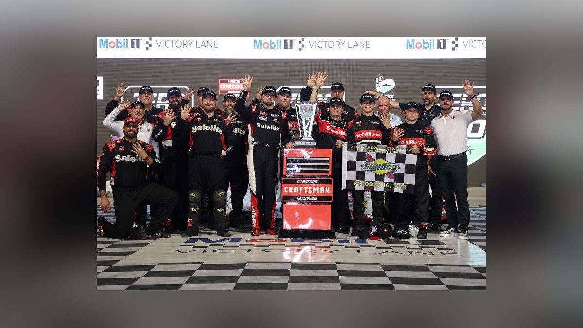 Kaden Honeycutt Holds Off Eckes to Win Phoenix Truck Thriller and Extend Points Lead