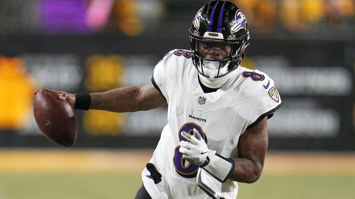 Lamar Jackson Exits Titans Win With Ankle Injury; Status for Week 5 in Doubt