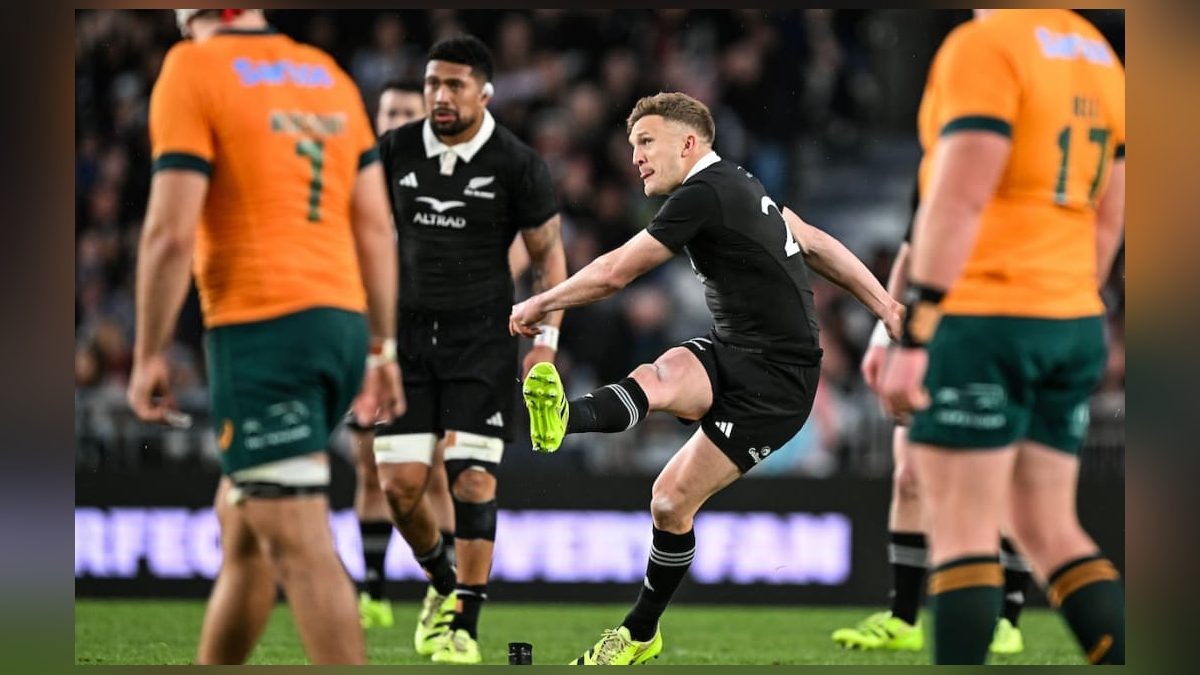 McKenzie Starts at Flyhalf for First Bledisloe Test After Mo'unga Injury