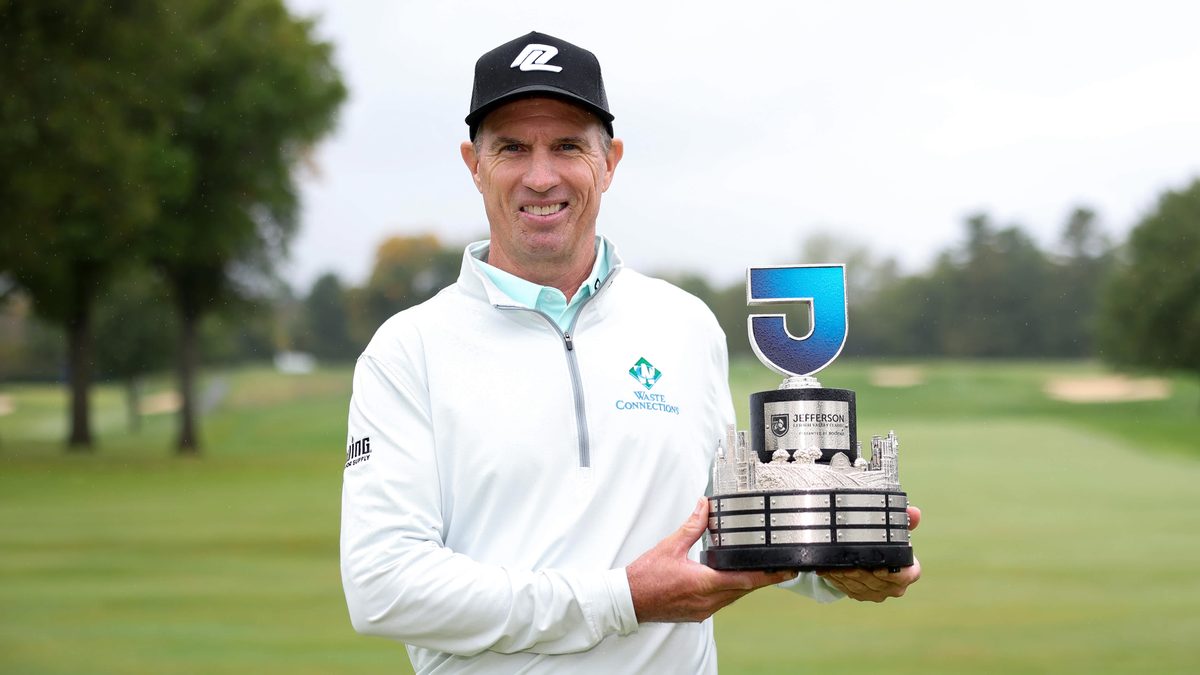 Alker Claims 14th Champions Title After 19-Year-Old Emergency Caddie Steps In