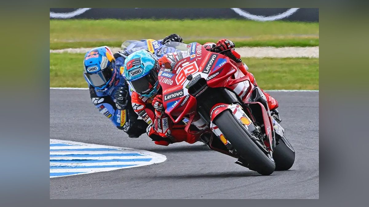 Marquez Wins Phillip Island Sprint as Martin's Crash and Broken Wrist Hands Him the MotoGP Title Lead