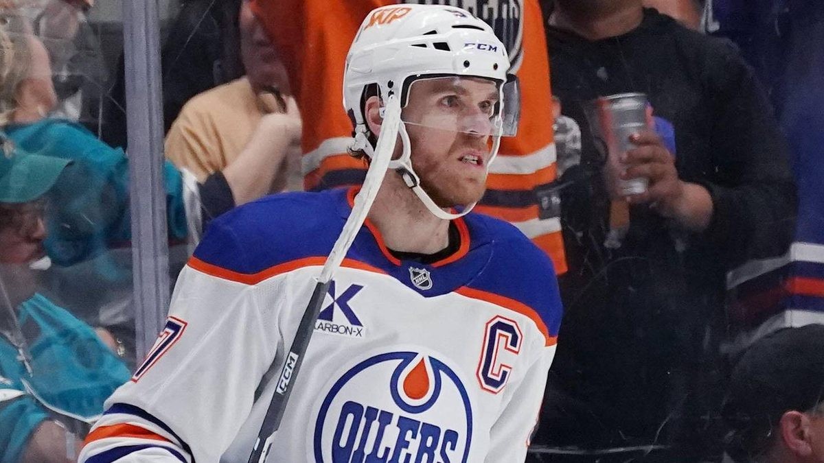 McDavid's Five-Point Night Joins Gretzky Club as Oilers Edge Hurricanes 6-5 in Shootout