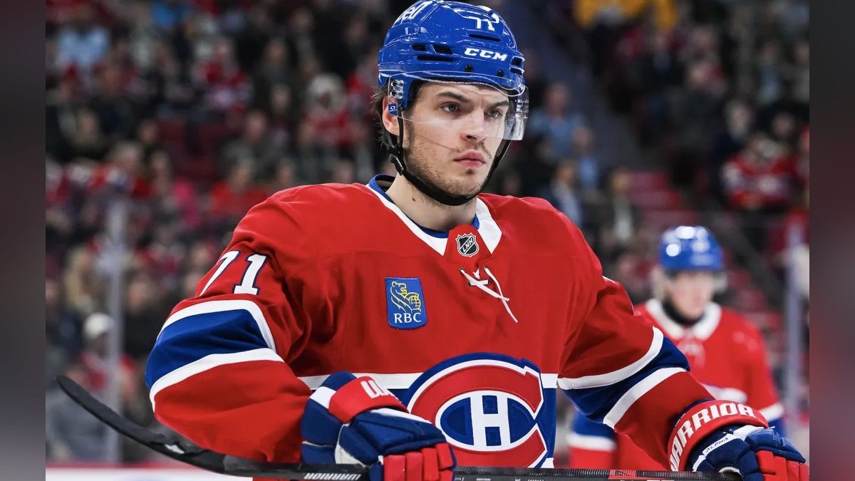 Evans Scores Twice as Canadiens Take Down Blackhawks 4-1 in Chicago