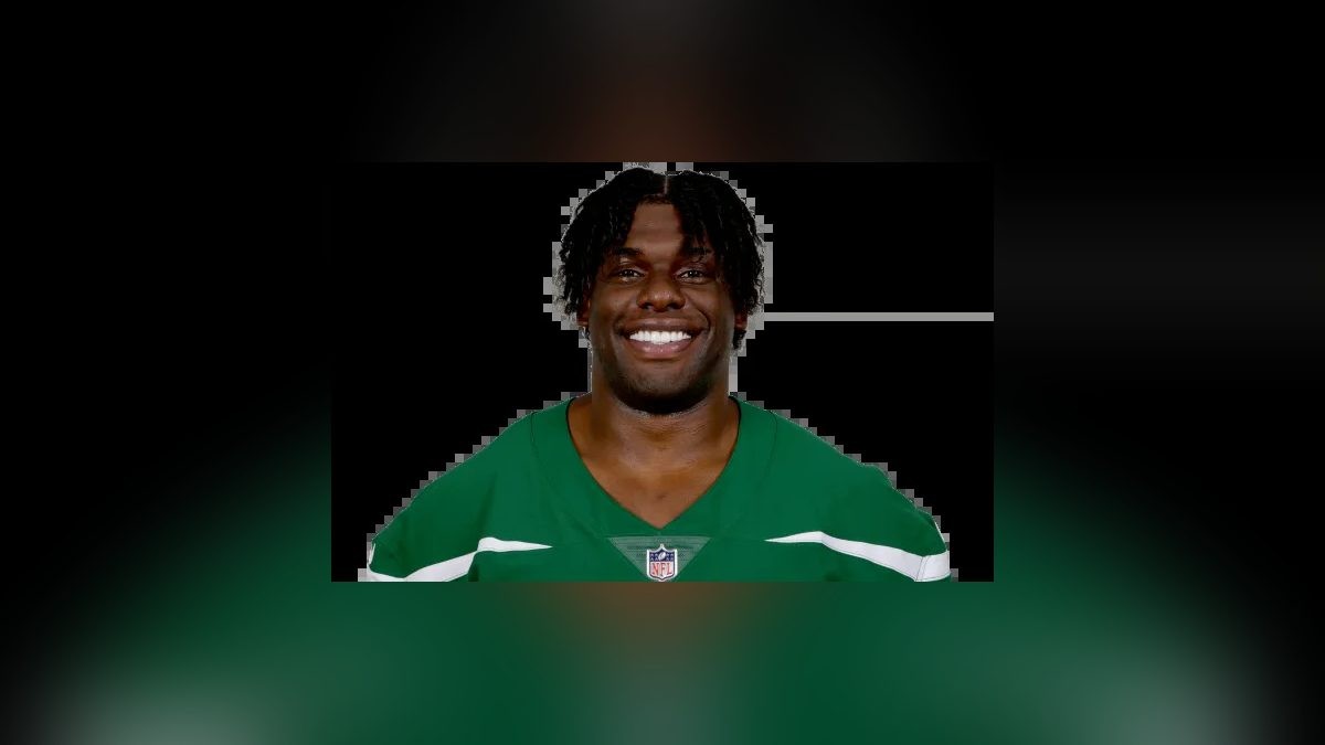 Colts Sign Veteran Pass Rusher Carl Lawson